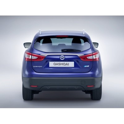 Накладка над номером на крышку багажника Nissan Qashqai c 2014