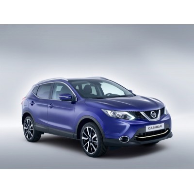 Накладка на решетку воздухозаборника бампера Nissan Qashqai c 2014