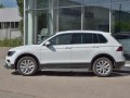 VOLKSWAGEN TIGUAN 2020- (кроме R-LINE) Пороги труба d42 с листом (Лист алюм, проф нерж) (вариант 1) VGL-0035771