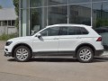 VOLKSWAGEN TIGUAN 2020- (кроме R-LINE) Пороги труба d63 секции (вариант 1) VGT-0035791