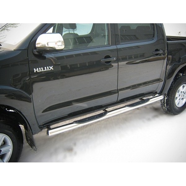 Пороги из нержавеющей стали с проступями Toyota Hilux 2012-2015 (Вариант 1)