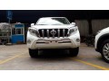 Накладка на передний бампер Toyota Land Cruiser Prado 150 с 2013 белая