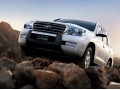 Накладка на передний бампер Toyota Land Cruiser 200 2008-2012