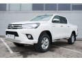 Пороги из нержавеющей стали с проступями Toyota Hilux с 2015 (Вариант 1)