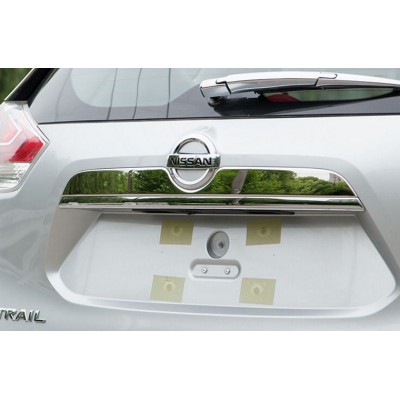 Накладка над номером на крышку багажника Nissan X-Trail с 2014