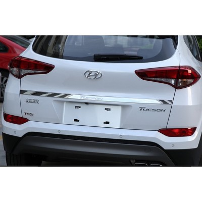 Накладка над номером на крышку багажника с надписью Hyundai Tucson 2016-2018