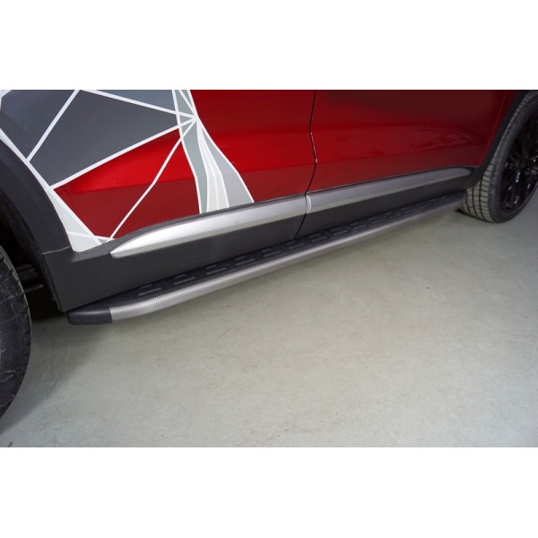 Боковые подножки GEELY Tugella c 2020 алюминиевые с пластиковой накладкой (карбон серые) 1820 мм