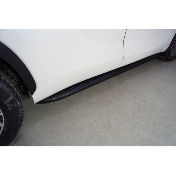 Боковые подножки Toyota Highlander c 2020 алюминиевые с пластиковой накладкой 1820 мм (карбон черные)