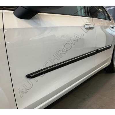 Молдинги дверей  Toyota Auris 5d — (HB) 2015 — 2018