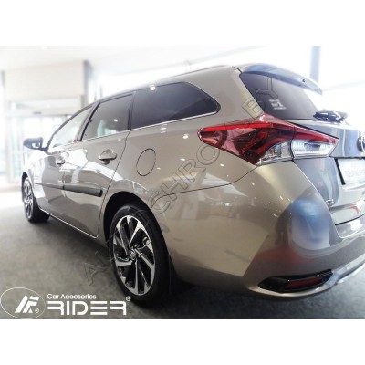 Молдинги на двери Toyota Auris 5d 2013 — 2015