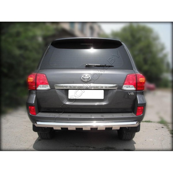 Задняя защита с накладками Toyota Land Cruiser 200 2012-2013
