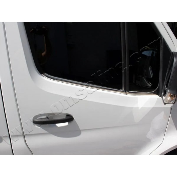 Нижние молдинги стёкол Mercedes Sprinter 2018-